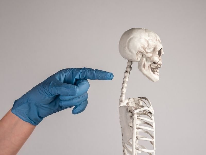 What Is a Cervical Herniated Disc? What Are Its Sy